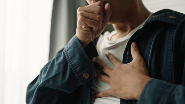 Walking Pneumonia: Symptoms, Treatment and Care